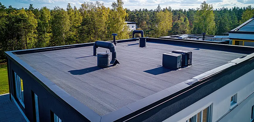 Professional Flat Roof Replacement Services in Seattle, WA